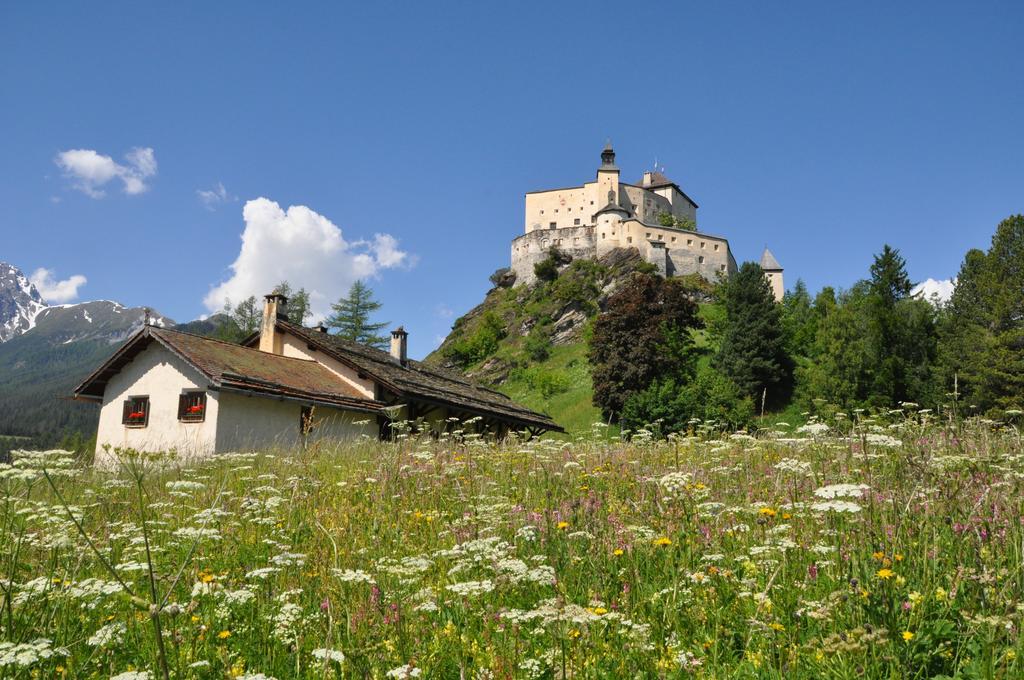 Schlosshotel Chaste Tarasp Exterior foto